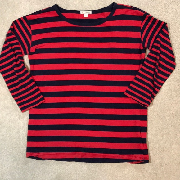 GAP Tops - Gap navy and red three quarter length T-shirt